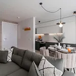 Joao Regras 321 By Lovelystay * بورتو